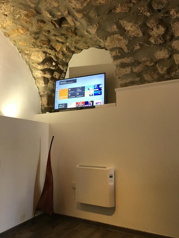 La Grotte Apartment La Garde Adhemar Exterior photo