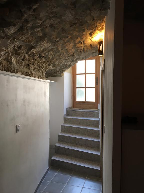 La Grotte Apartment La Garde Adhemar Exterior photo