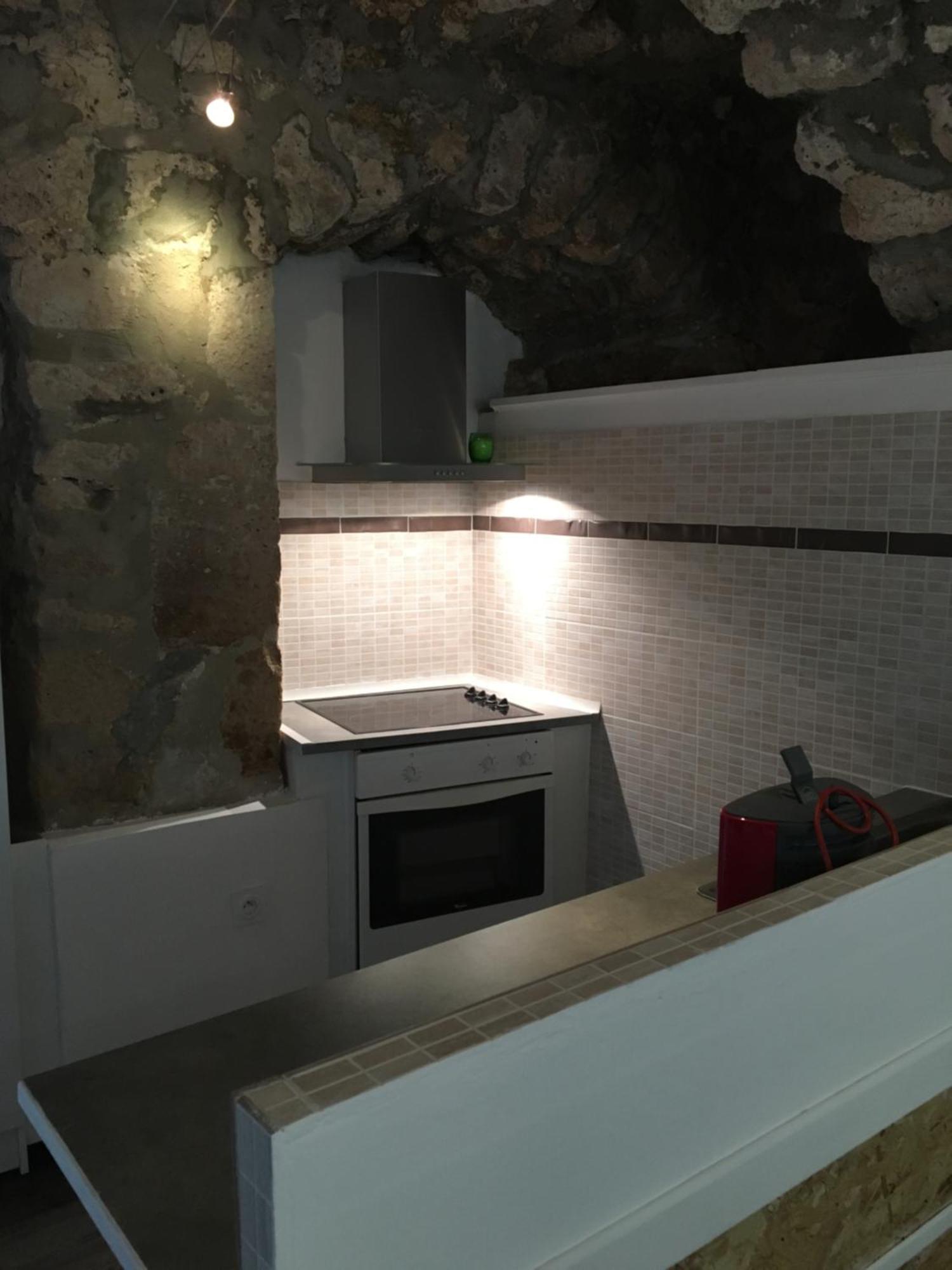 La Grotte Apartment La Garde Adhemar Exterior photo